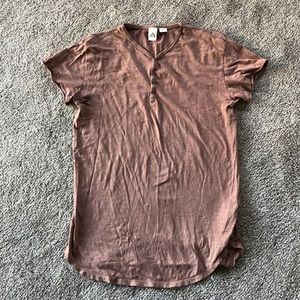 5 Men’s Assorted Medium Shirts